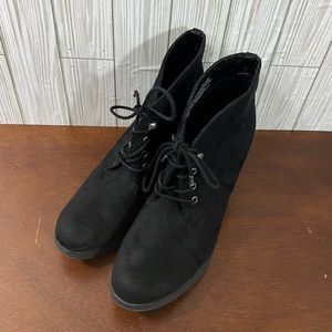 Merona Black Quarter Bood